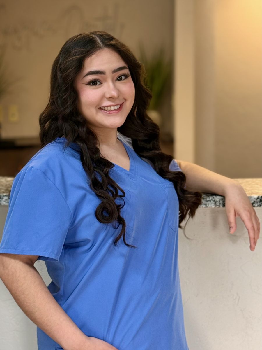 Evelyn, Dental Assistant